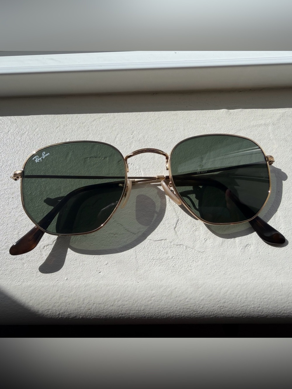 Ray Bans Hexagonal Flat in Gold & Green Classic